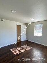 1401 N Independence Ave in Oklahoma City, OK - Building Photo - Building Photo