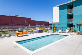 Pullman Lofts in Santa Rosa, CA - Foto de edificio - Building Photo