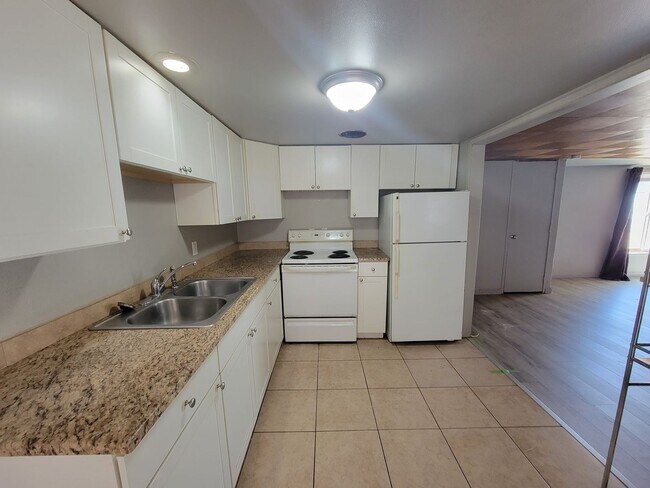 2622 W Clearwater Ave-Unit -2624 W Clearwater Ave Unit A in Kennewick, WA - Building Photo - Building Photo