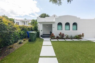 2360 SW 12th St in Miami, FL - Building Photo - Building Photo
