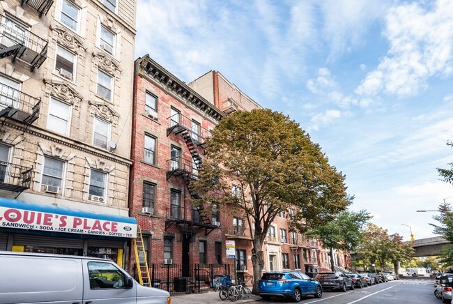 245 S 3rd St in Brooklyn, NY - Building Photo - Primary Photo