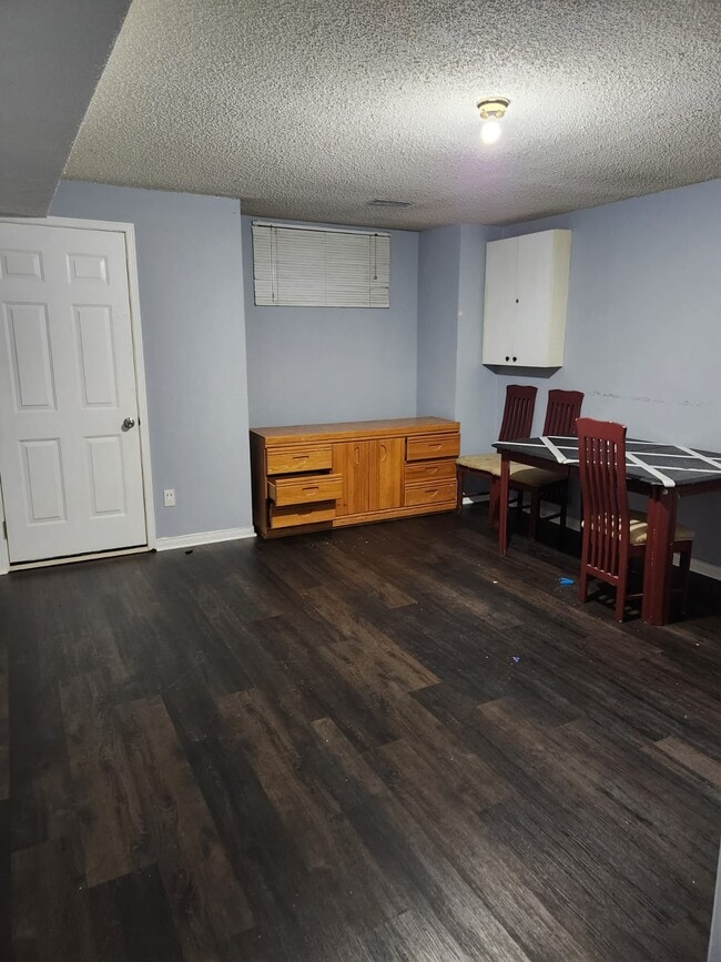 7 Mulock Av in Toronto, ON - Building Photo - Building Photo