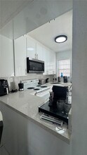 7989 NW 7th St in Miami, FL - Building Photo - Building Photo