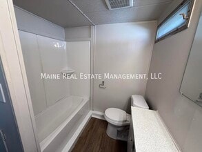 715 College Ave in Old Town, ME - Building Photo - Building Photo