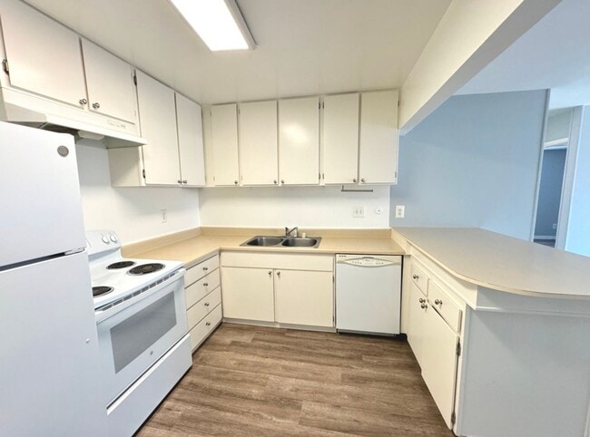 4136 Manzanita Dr in San Diego, CA - Building Photo - Building Photo