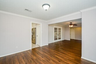 11610 Cypresswood Dr in Houston, TX - Building Photo - Building Photo