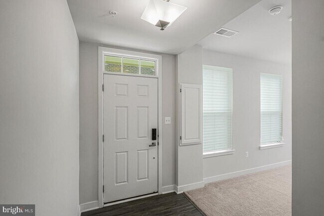 3760 Charterhouse Alley in Waldorf, MD - Building Photo - Building Photo