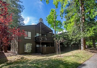1-82 Pearce Mitchell Pl in Stanford, CA - Building Photo - Building Photo