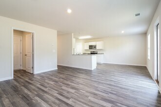 236 Wadsworth Rd in Spartanburg, SC - Foto de edificio - Building Photo