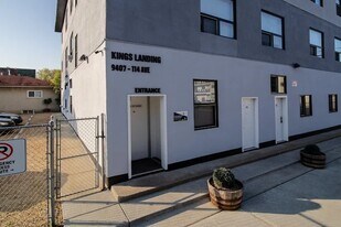 Kings Landing Apartments in Edmonton, AB - Building Photo