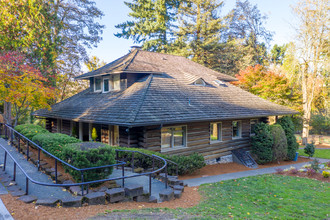 Miramonte Lodge in Milwaukie, OR - Building Photo - Building Photo