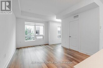 50 Holmes Ave in Toronto, ON - Building Photo - Building Photo