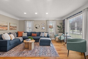 6536 Lawnwood Ave in Parma Heights, OH - Building Photo