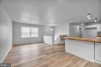 318 10th St in Buena Vista Township, NJ - Building Photo - Building Photo