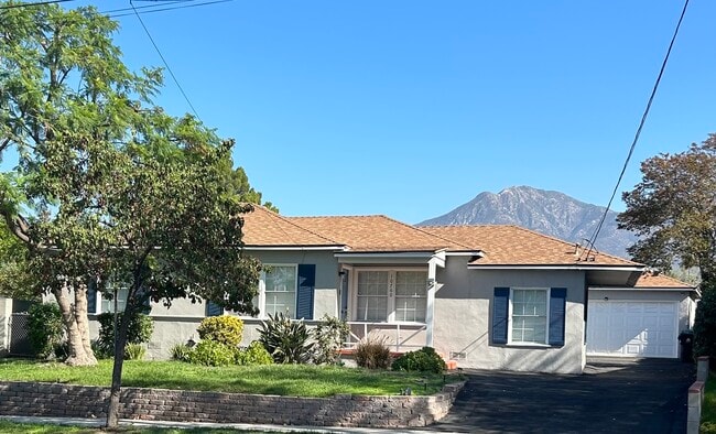 property at 10760 Russett Ave