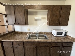1105 N Main St in Groton, SD - Building Photo - Building Photo