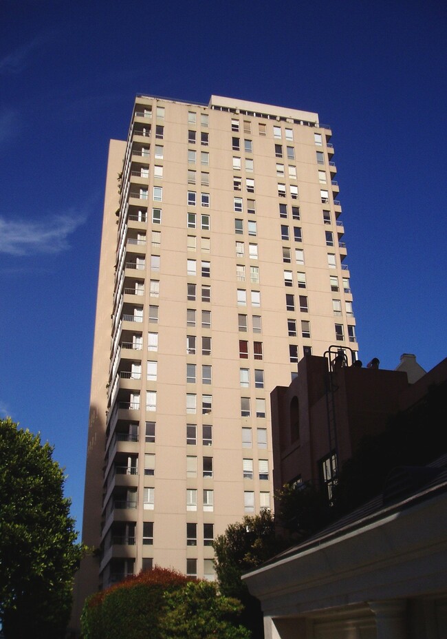 Green Hill Tower in San Francisco, CA - Building Photo - Building Photo