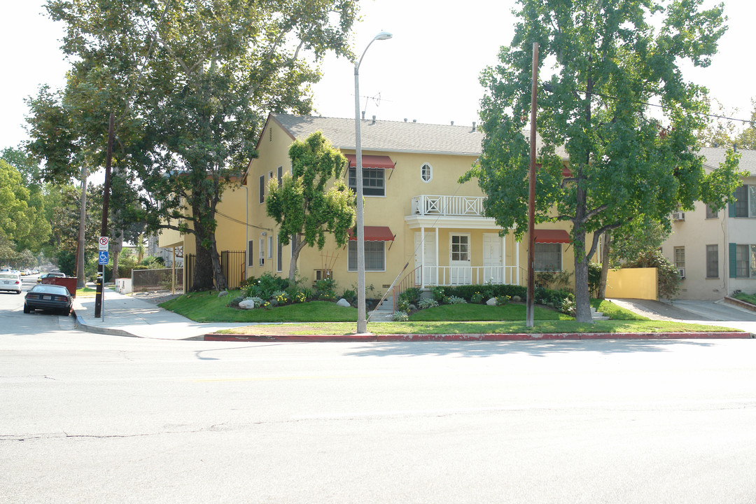 200 S Chevy Chase Dr in Glendale, CA - Foto de edificio