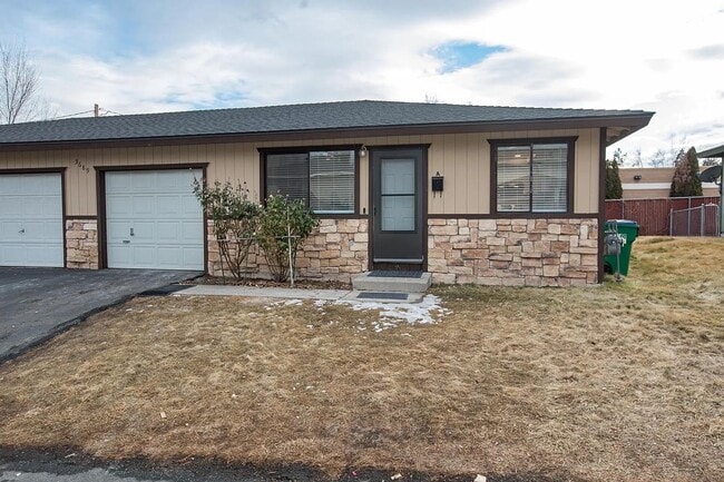 3689 Grant Dr in Reno, NV - Building Photo - Building Photo