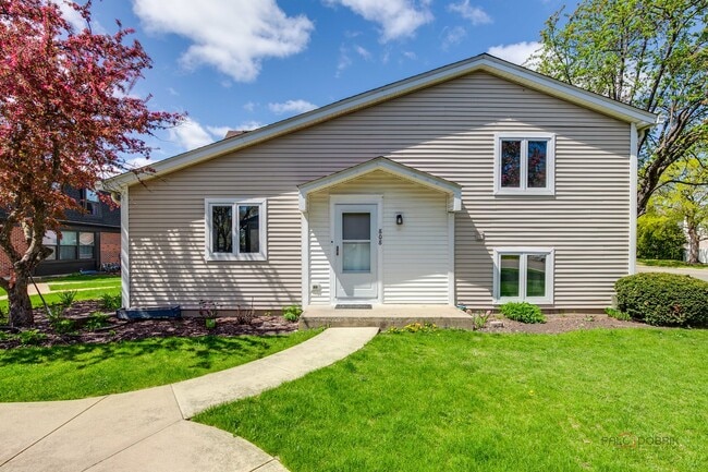 property at 808 Inverrary Ln