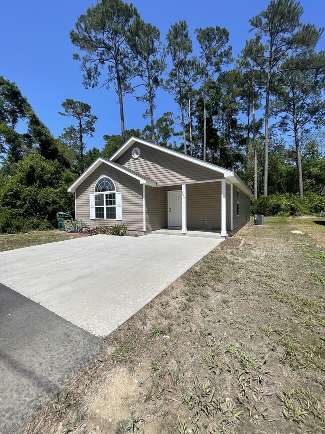 167 Broken Bow Trail in Crawfordville, FL - Building Photo - Building Photo