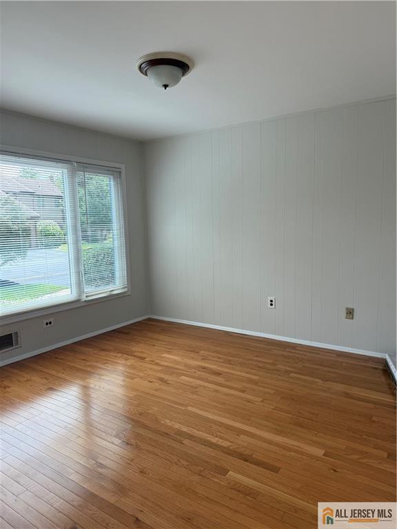 355 Willowbrook Dr in North Brunswick, NJ - Building Photo - Building Photo