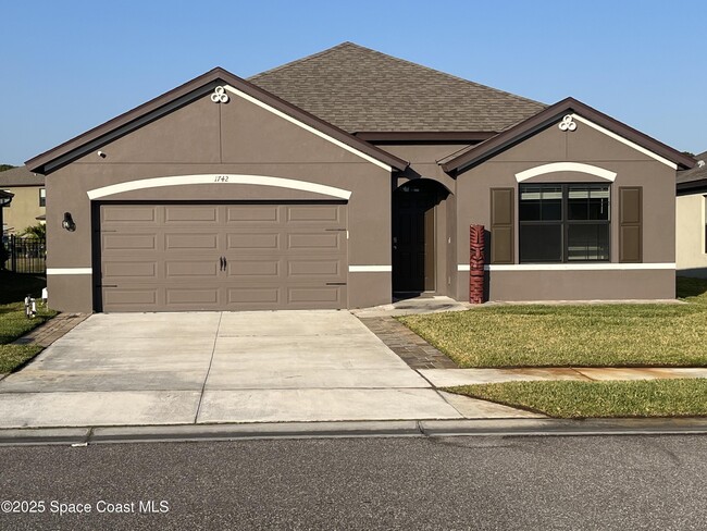 property at 1742 Saxton Rd