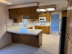 1118 Palo Alto Way in Salinas, CA - Building Photo - Building Photo