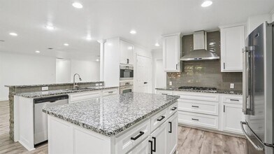 3855 Crest Cove Cir in Dallas, TX - Building Photo - Building Photo