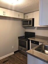 1504 Crest Rd in Raleigh, NC - Building Photo - Building Photo
