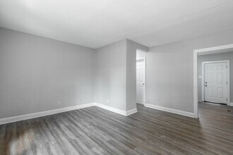 5109-5111 Sunbeam Ave in Chattanooga, TN - Foto de edificio - Building Photo