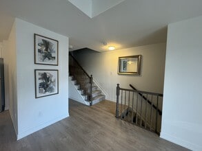 32 Pyrite Private in Ottawa, ON - Building Photo - Building Photo