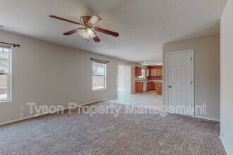 7615 Red Finch Ct NW in Albuquerque, NM - Foto de edificio - Building Photo