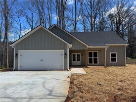 635 Cane Creek Valley Rd in Dahlonega, GA - Building Photo