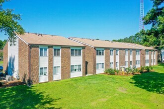 Magnolia Manor in Sumter, SC - Building Photo - Building Photo