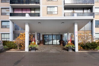 Esterbrooke Apartments in Toronto, ON - Building Photo - Building Photo