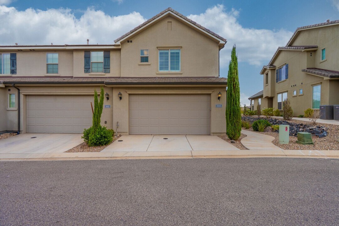 3665 S Sochi Ln in Saint George, UT - Building Photo