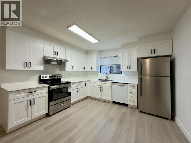 9580 Blundell Rd in Richmond, BC - Building Photo - Building Photo