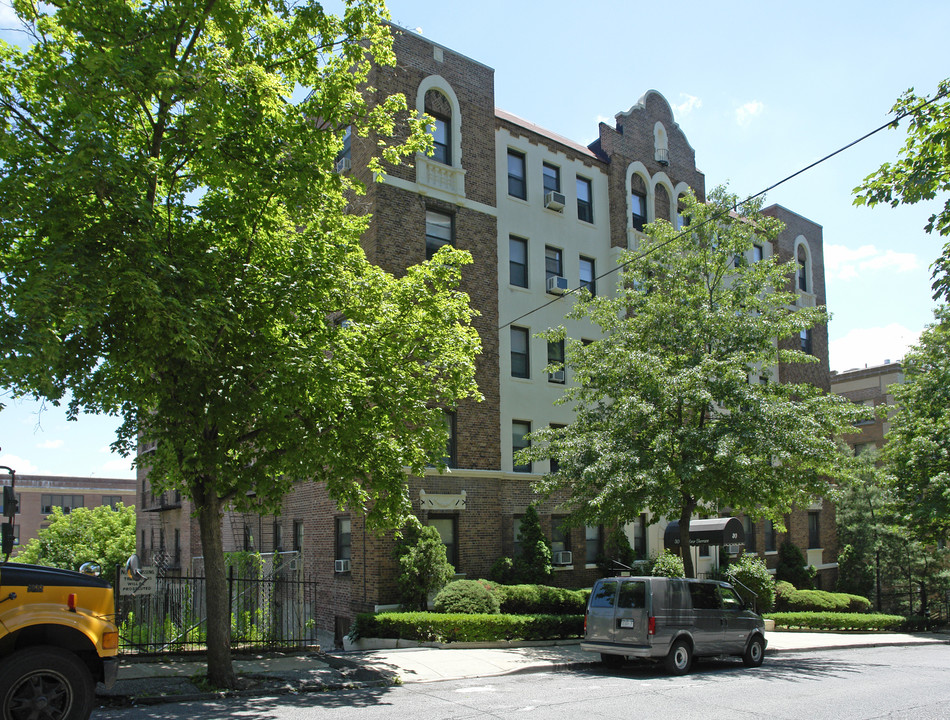 Granada Arms in White Plains, NY - Building Photo