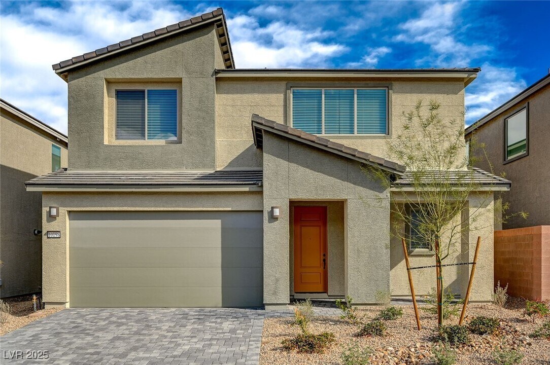 10198 Eden Mountain St in Las Vegas, NV - Building Photo