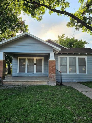 property at 307 N Adelaide St