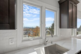 743 7th St in Carlstadt, NJ - Building Photo - Building Photo