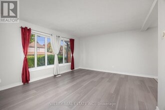 48 Clarence St in Cambridge, ON - Building Photo - Building Photo