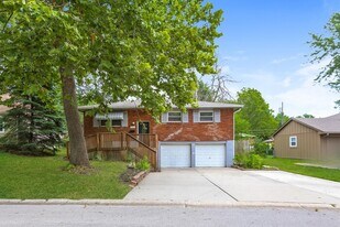 909 Ridge Dr in Belton, MO - Building Photo