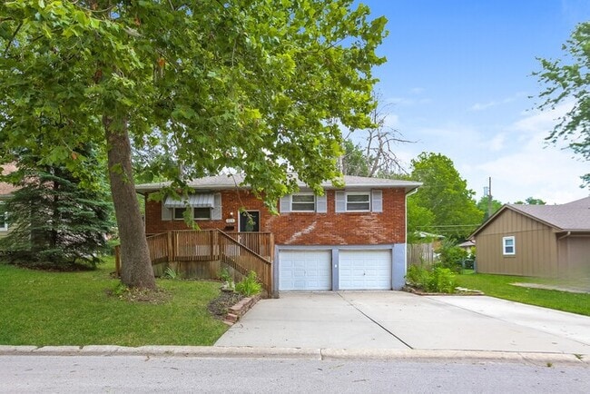 property at 909 Ridge Dr