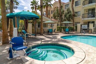 5625 W Tropicana Ave in Las Vegas, NV - Building Photo - Building Photo