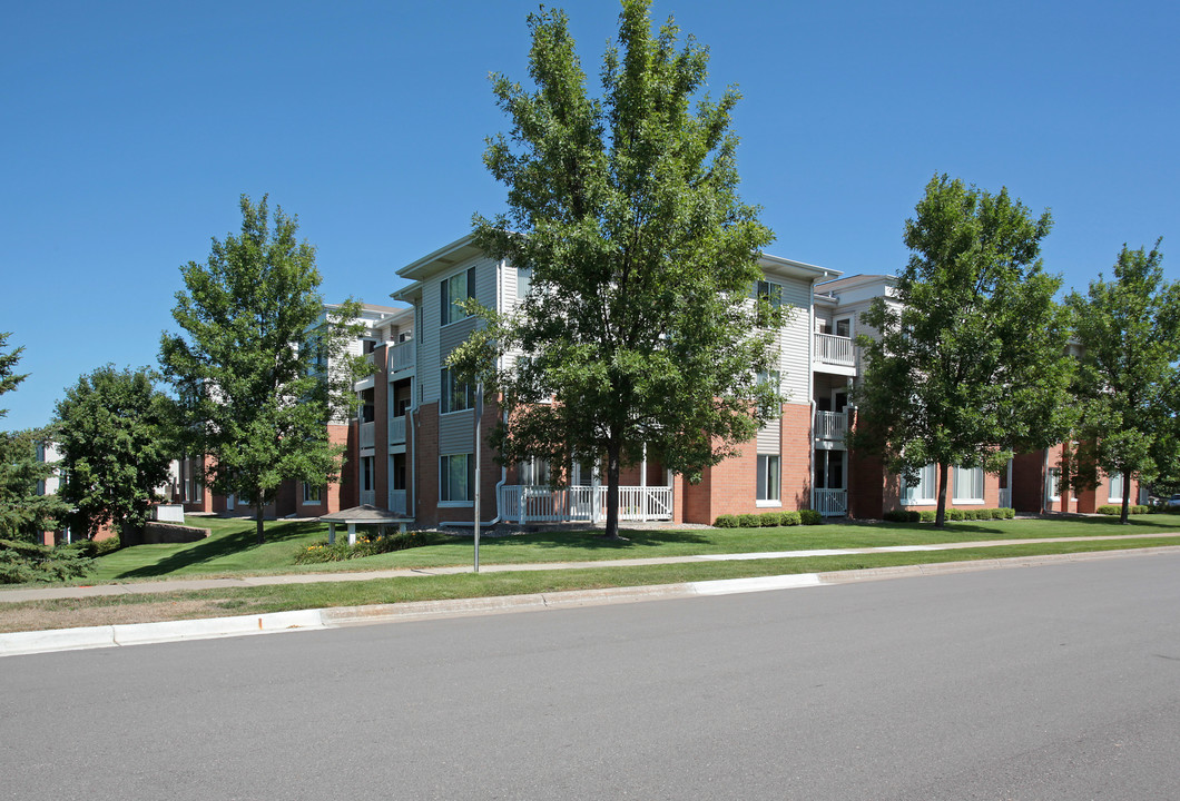 Centennial Hill Senior Apartments in Chanhassen, MN - Building Photo