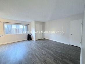 3211 E Wilton St in Long Beach, CA - Building Photo - Building Photo