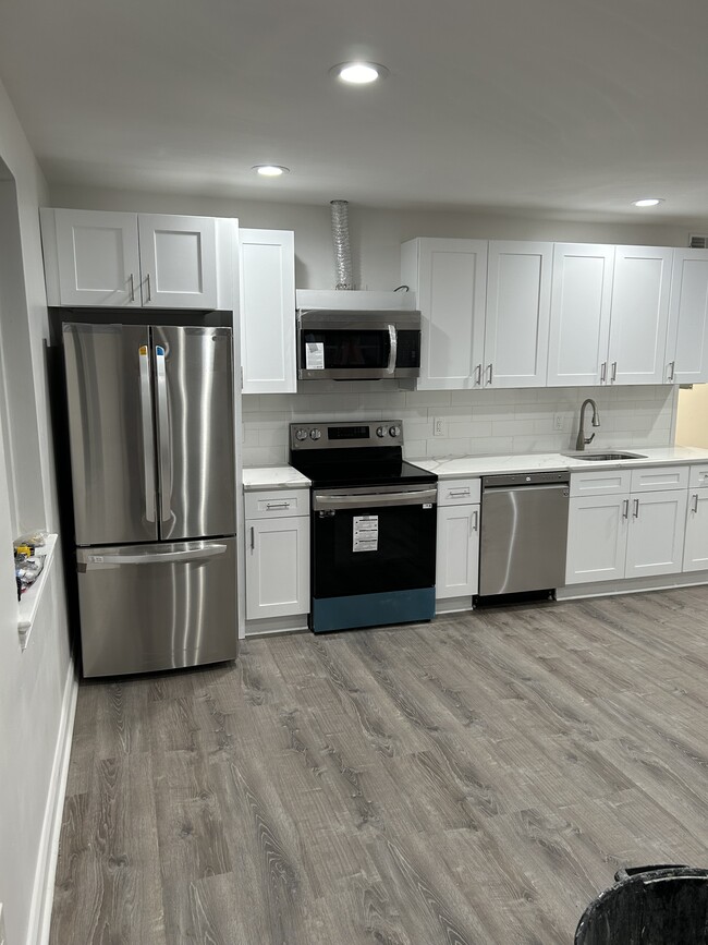 1125 OLD YORK Rd, Unit Apt#2 in Abington, PA - Building Photo - Building Photo