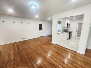 3158 Cloverhurst Dr in East Point, GA - Building Photo - Building Photo